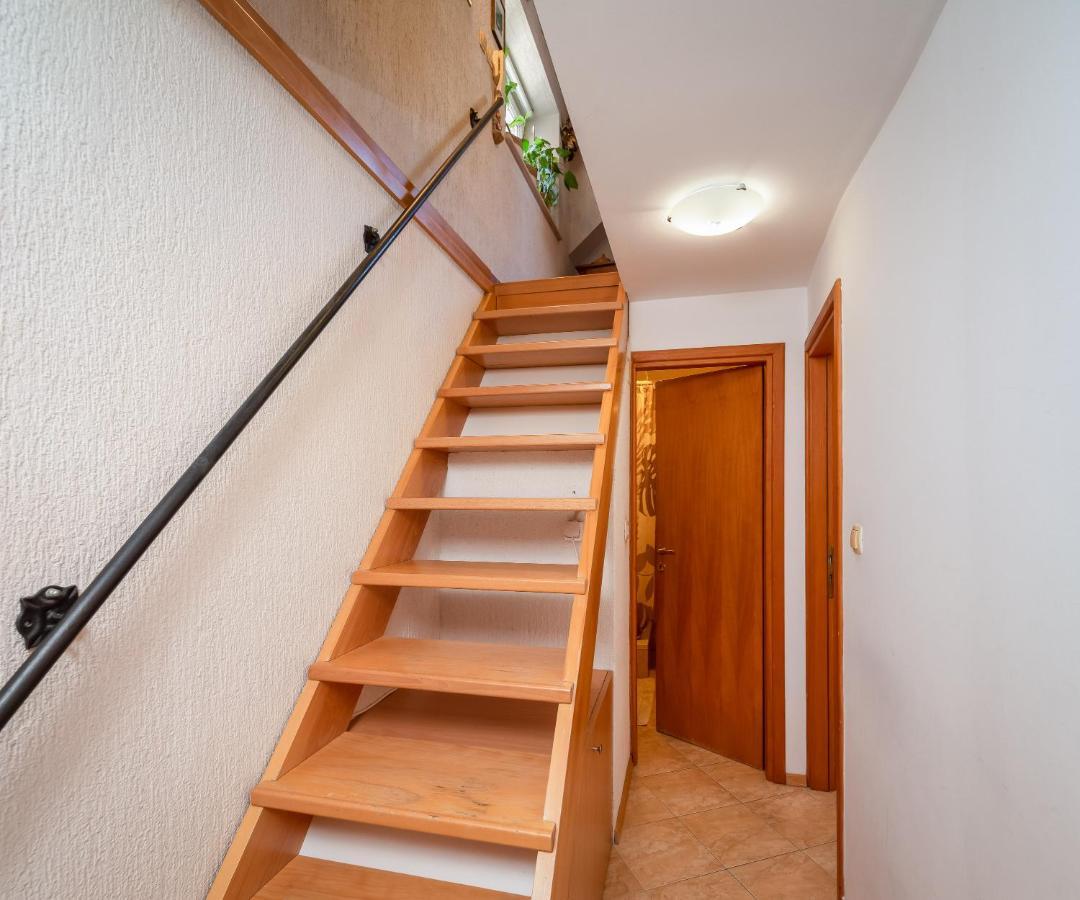 Central Alley Омиш Экстерьер фото